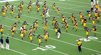 乐鱼app下载-俱乐部在青训营引入外籍教练团以提高培养质量,俱乐部青训什么意思