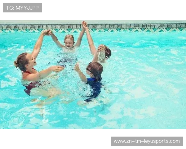 “新加坡赛场，游泳与水上芭蕾谁能笑到最后？”