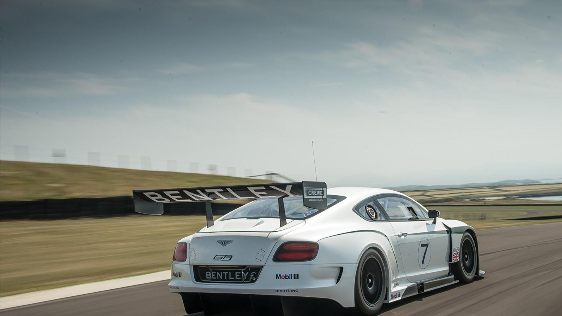 国际热身赛中国队爆冷 球迷情绪陷入低谷，国家队热身赛